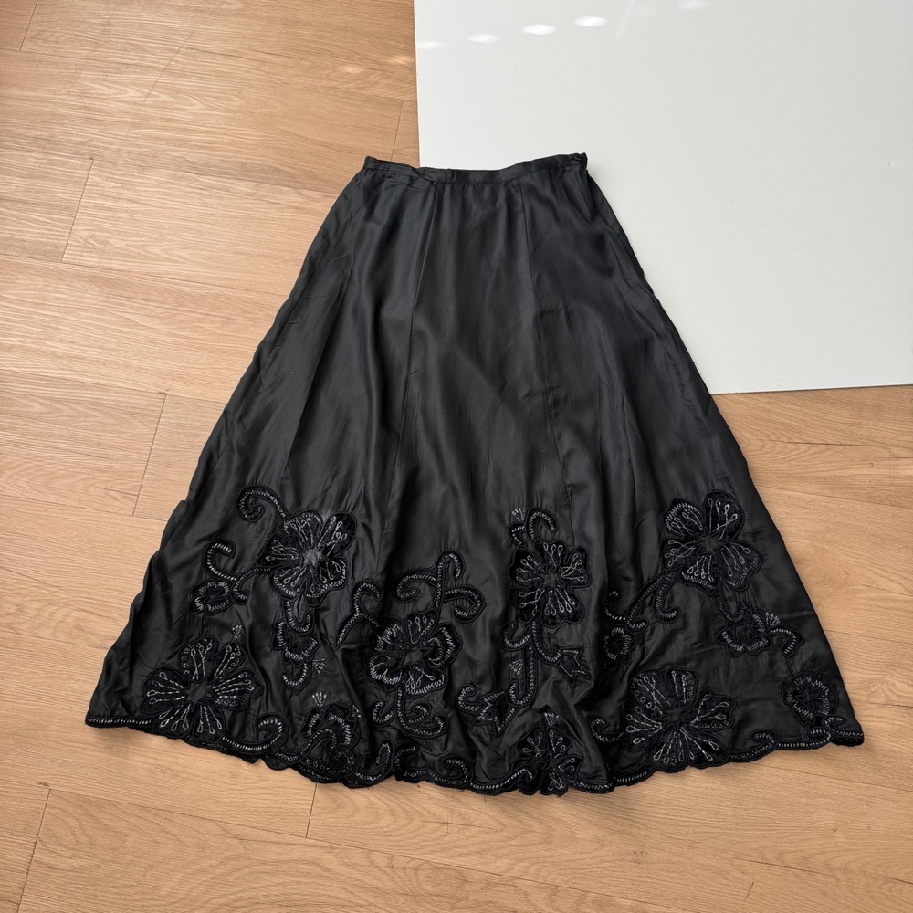 Black Silk Maxi Skirt Floral Embroidery Applique Size 0 A-Line Evening Chicos